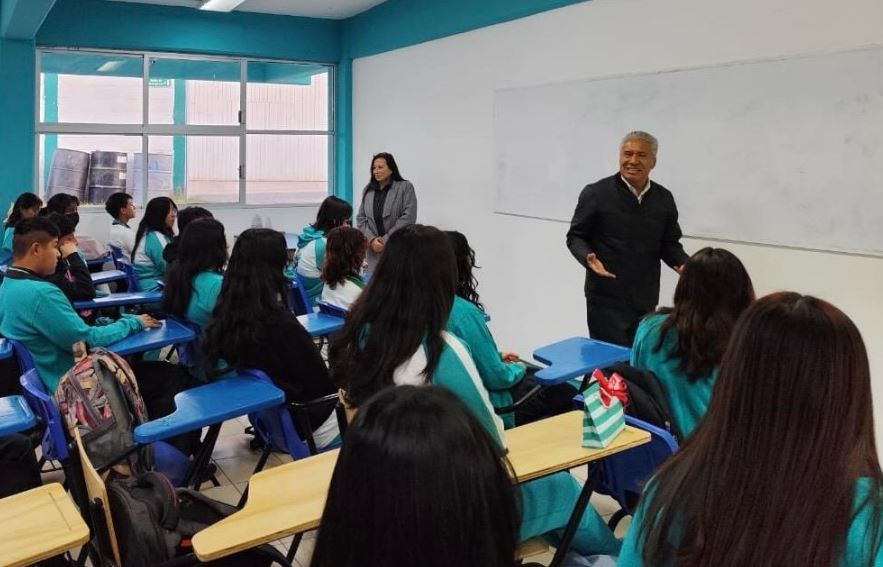 Foto: Cortesía Secretario de Educación visita el COBAEP 36 y escucha a estudiantes