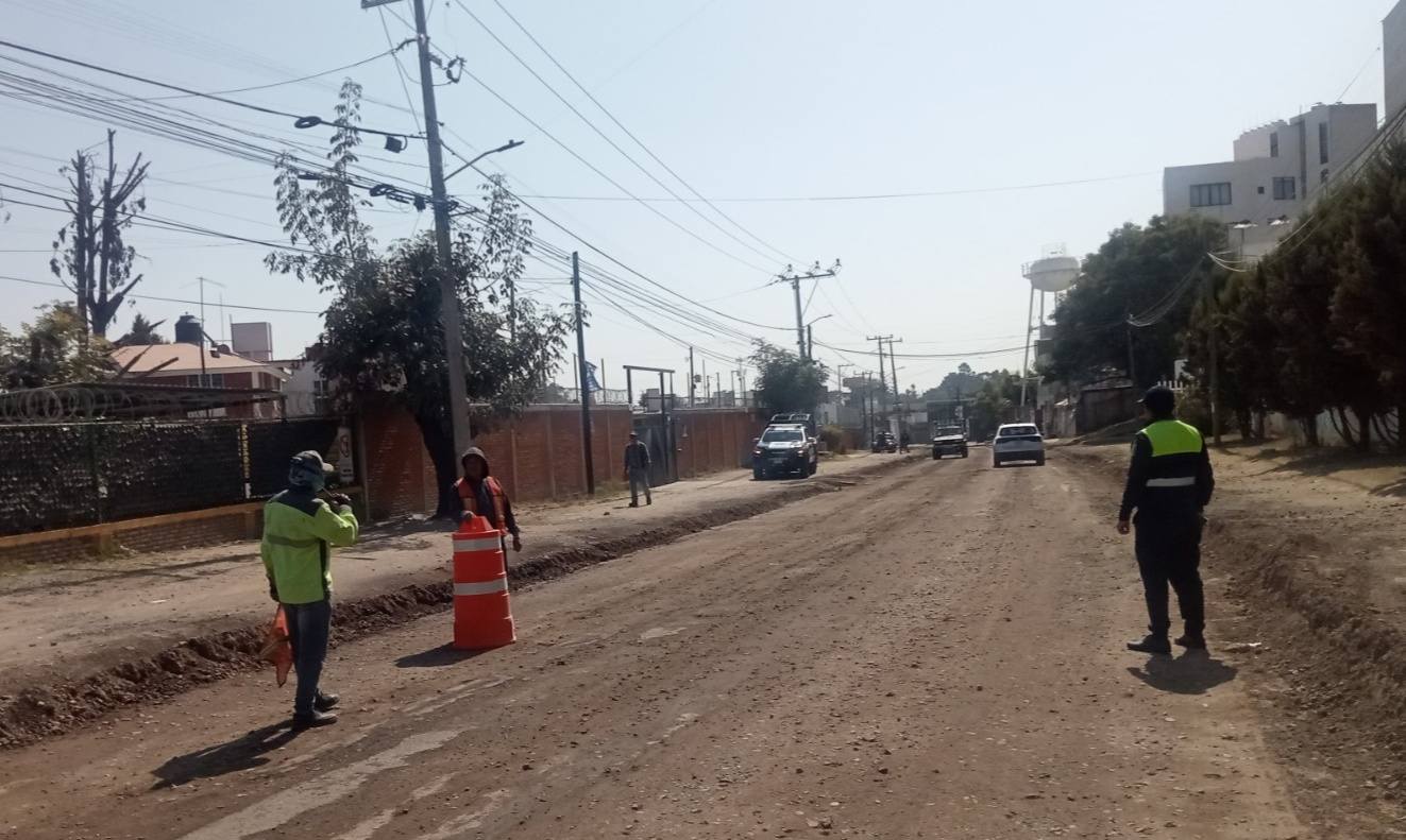 Por: Cortesía Lula Pineda Implementan dispositivos de vialidad en carretera a Coronango