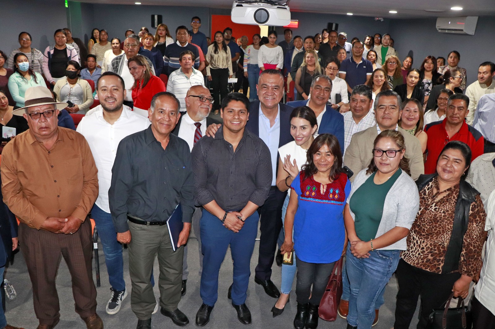 Comunicado oficial En Cuautlancingo daremos todo el apoyo a nuestros hermanos migrantes y a sus familias: Omar Muñoz