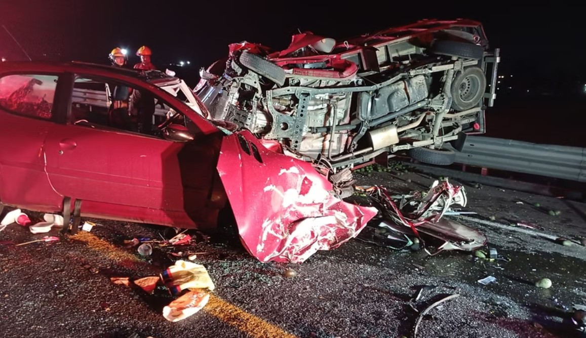Foto: Cortesía Grave accidente en la México-Tuxpan deja un fallecido y una mujer prensada