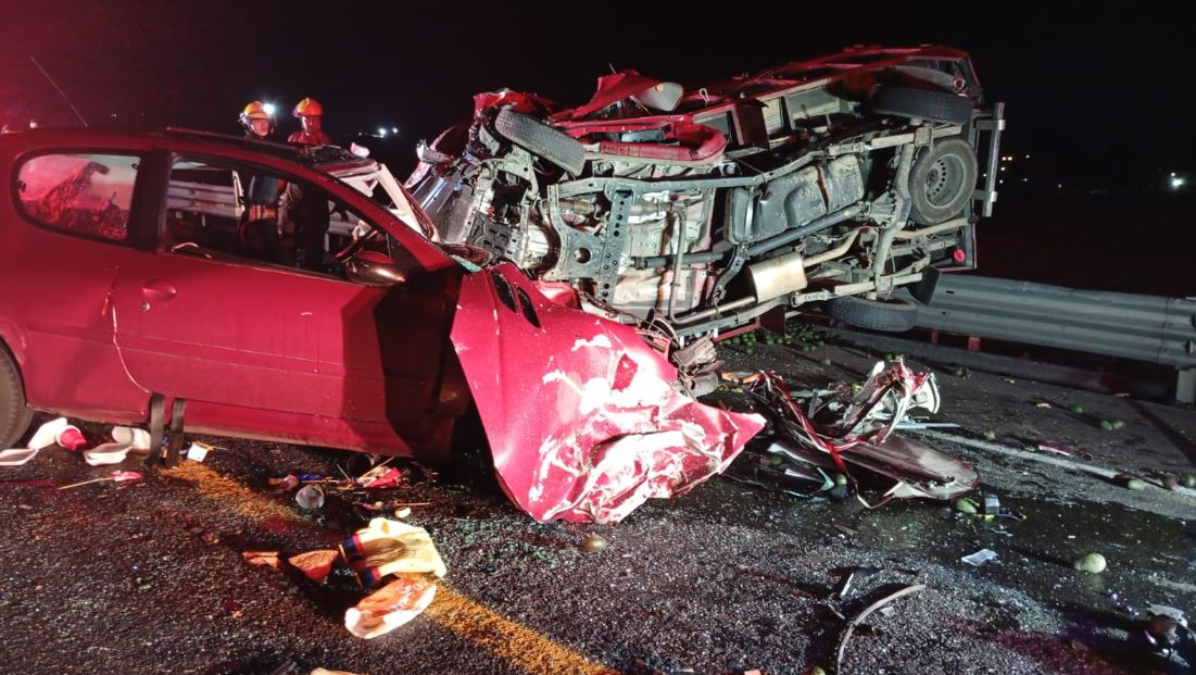 Foto: Cortesía Fatal accidente en la México-Tuxpan deja un muerto y una mujer herida