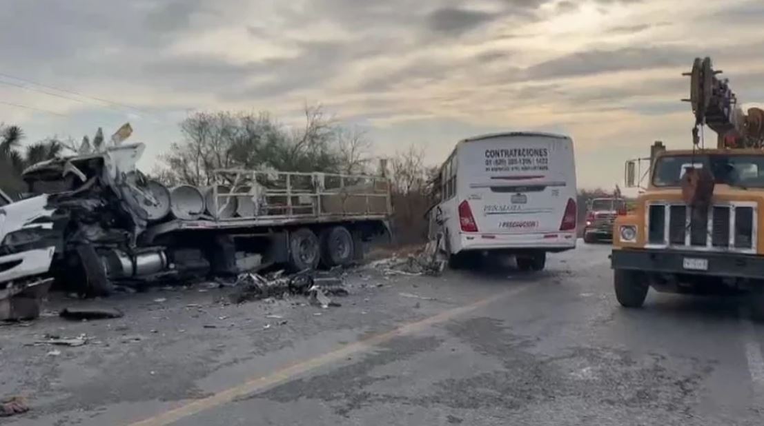 Foto: Cortesía Fatal choque en la Monterrey-Monclova: dos muertos y cierre total