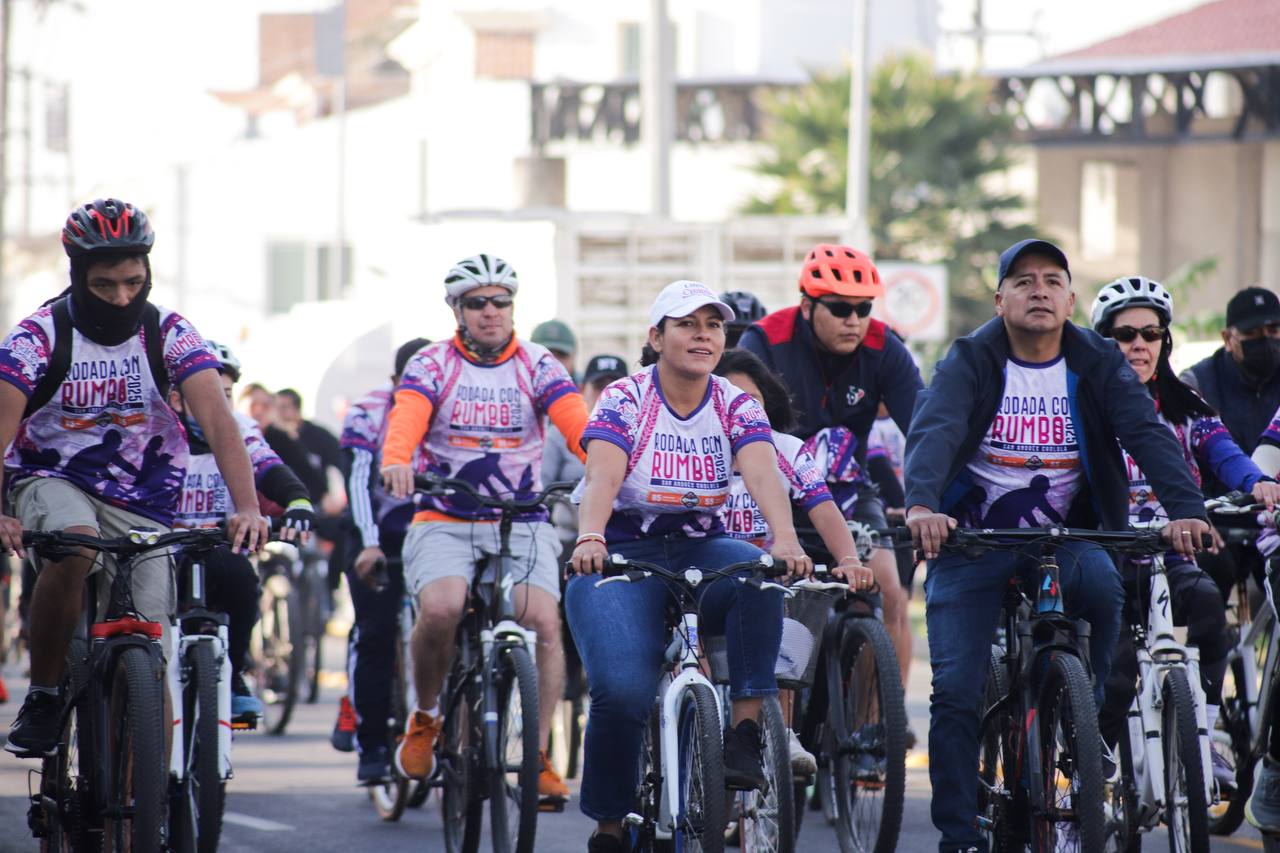 Por: Cortesía Lula Pineda Gobierno de San Andrés Cholula y UDLAP en Rodada con Rumbo