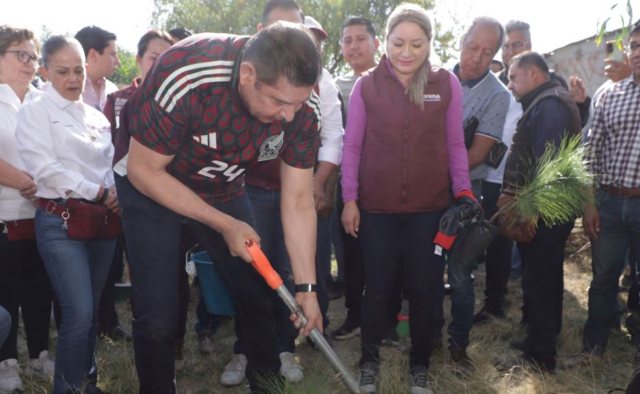 Foto: Cortesía Gobernador Alejandro Armenta encabeza sexta faena en Puebla