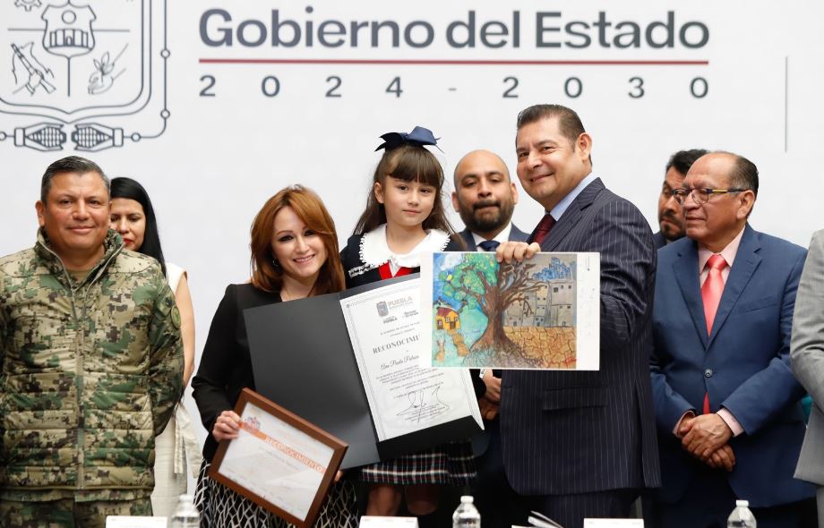 Foto: Cortesía Periodistas poblanos reciben el Premio Nacional de Locución 2024