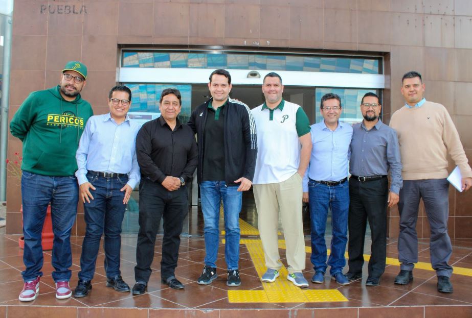 Foto: Cortesía Gobierno de Puebla y Pericos unen esfuerzos por el béisbol juvenil
