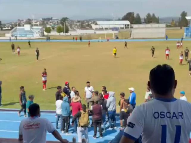 Foto: Cortesía  Violencia en la final de la Liga Tlaxcala: golpes y disparos interrumpen el partido