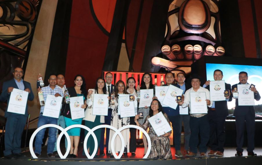Foto: Cortesía Mezcal poblano gana 18 medallas en el certamen México Selection