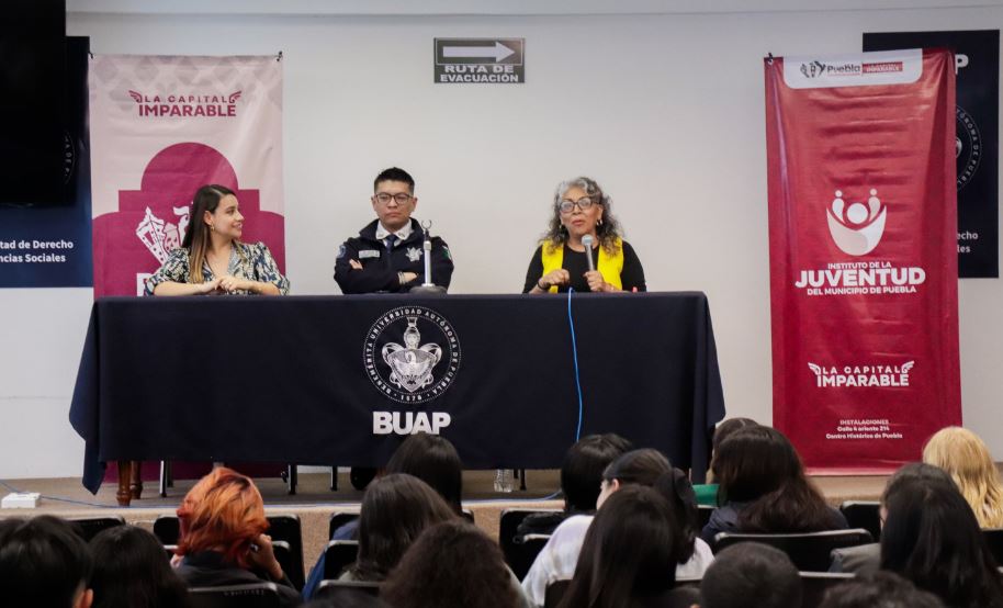 Foto: Cortesía Estudiantes de la BUAP reciben capacitación sobre prevención de delitos cibernéticos
