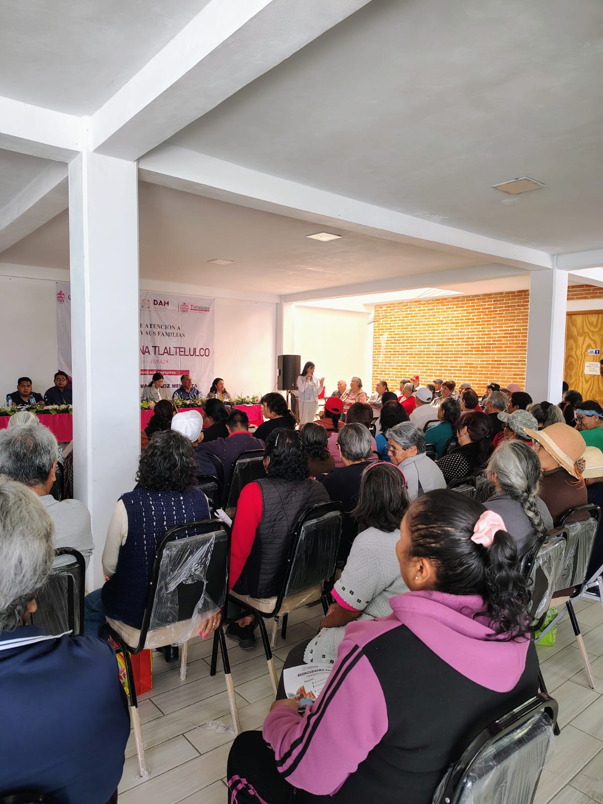 Foto: Cortesía ¡Más familias reunidas! DAM asesora a adultos mayores para viajar a EE.UU.