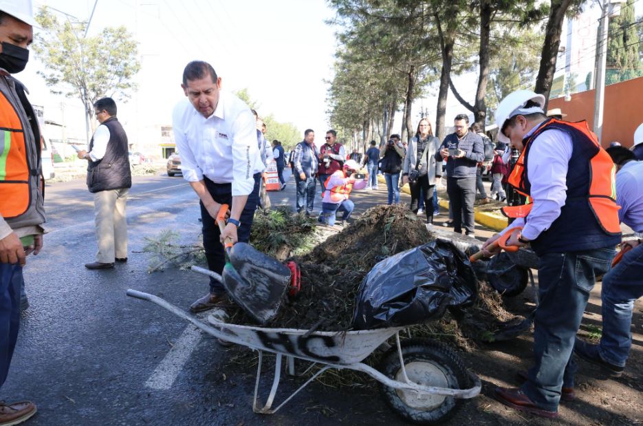 Foto: Cortesía Gobernador Alejandro Armenta lidera cuarta faena en Puebla-Tlaxcala para mejorar accesos