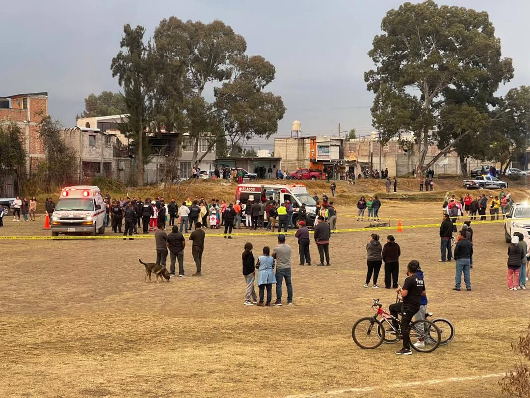 Foto: Especial  Saldo blanco en Chiautempan tras caída de rayo en campo de fútbol