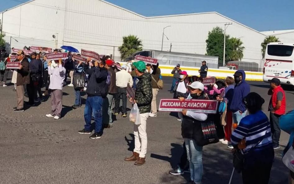 Foto: Cortesía Vecinos bloquean la México-Querétaro contra cambios en Tultitlán