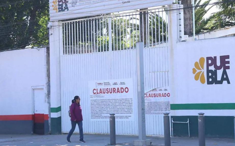 Foto: Cortesía Clausuran verificentros en Puebla por venta ilegal de hologramas