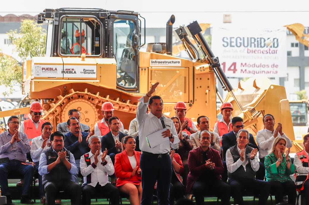 Por: Cortesía Lula Pineda Celebra Tonantzin Fernández próxima rehabilitación de laterales de la Recta a Cholula