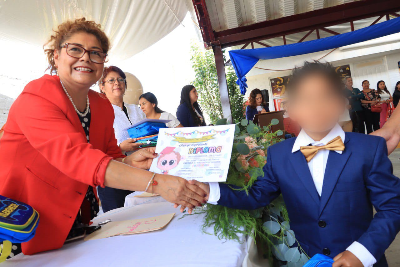 Preside Tere Alfaro clausuras de los CAIC de Cuautlancingo 