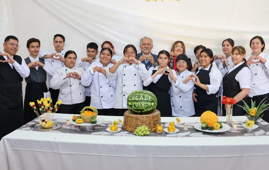 Foto: Cortesía Formación con futuro: egresan 17 jóvenes del CECADE en Puebla