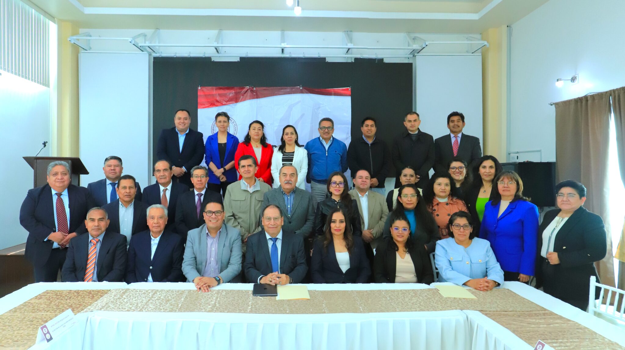 FCEA-UATx brilla con premios ANFECA y consolida su excelencia académica