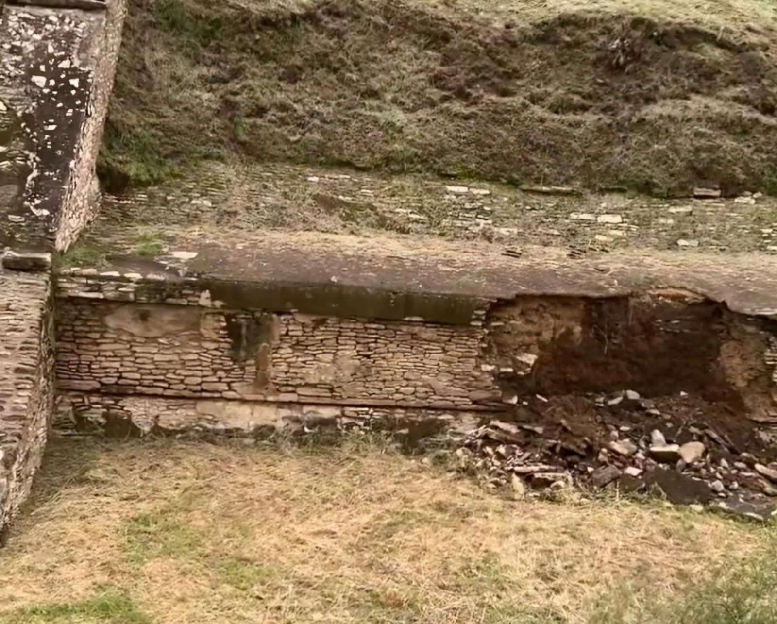 Por: Cortesía Lula Pineda Reportan afectaciones en estructura arqueológica de Cholula tras intensas lluvias