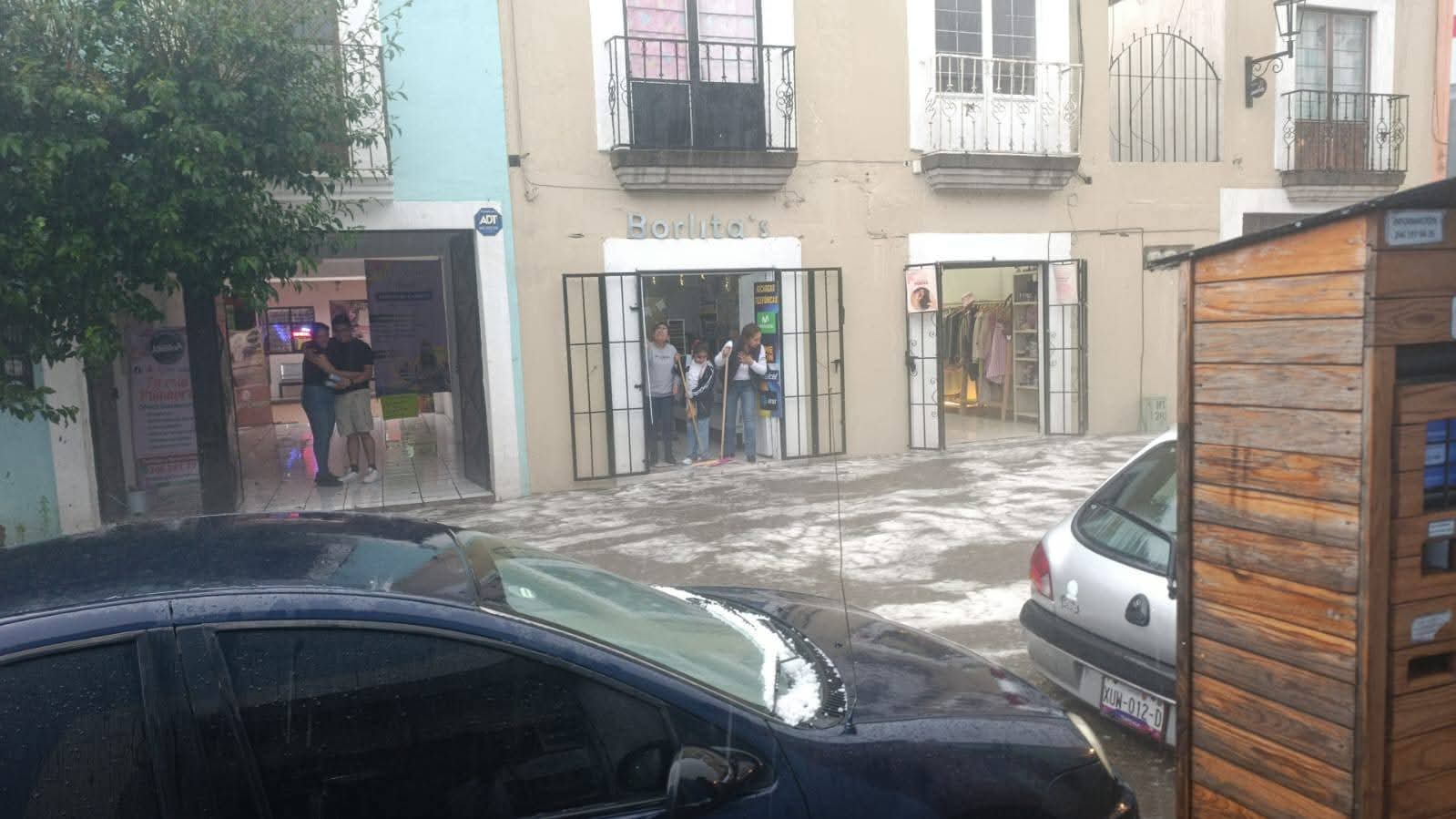 Río de granizo paraliza a la Capital Tlaxcalteca