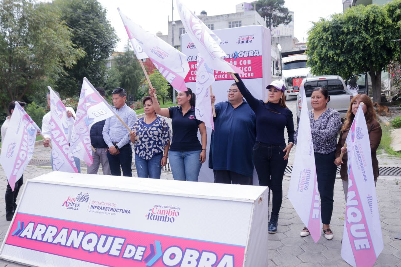 Comunicado oficial Comienza Lupita Cuautle obra de pavimentación ahora en colonia Concepción Guadalupe