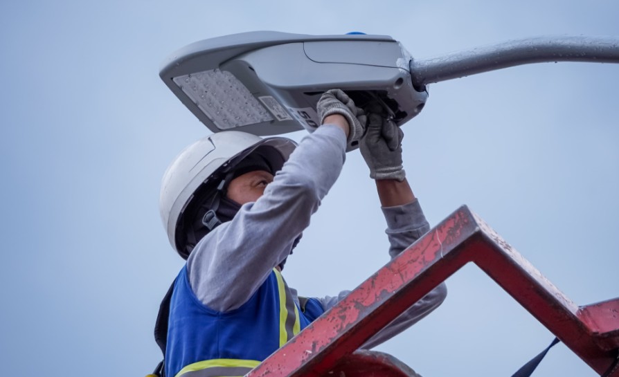 Avanza la modernización del alumbrado público en Puebla