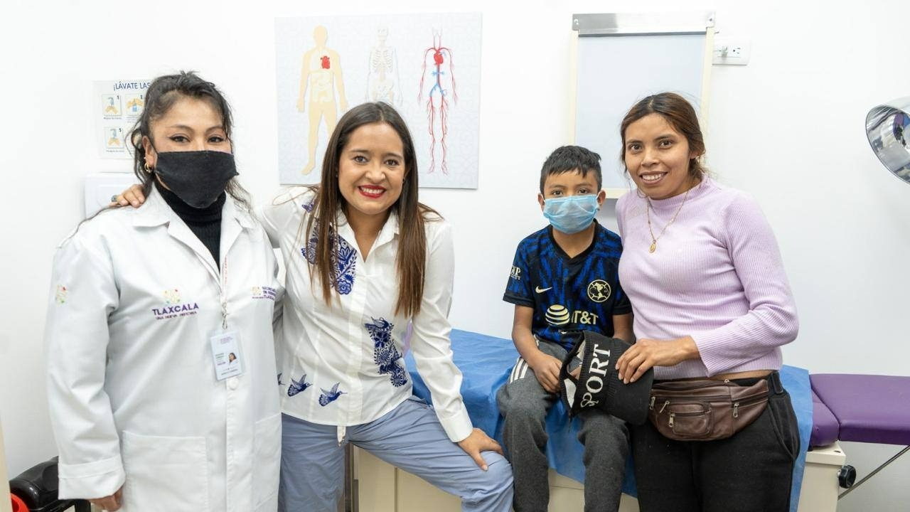 Salud gratuita en Tlaxcala: Modelo preventivo atiende a 195 mil personas vulnerables