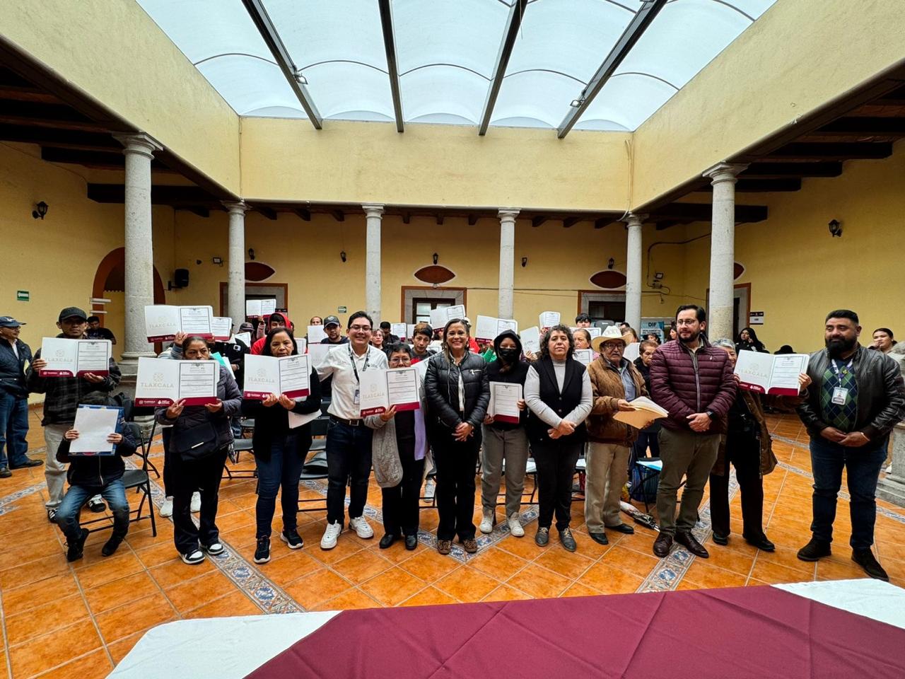 Calpulalpan avanza: 50 adultos concluyen su educación básica