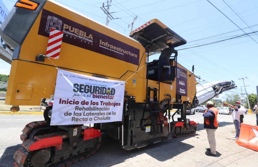 Foto: Cortesía Inician obras en la Recta a Cholula con maquinaria donada por Pemex