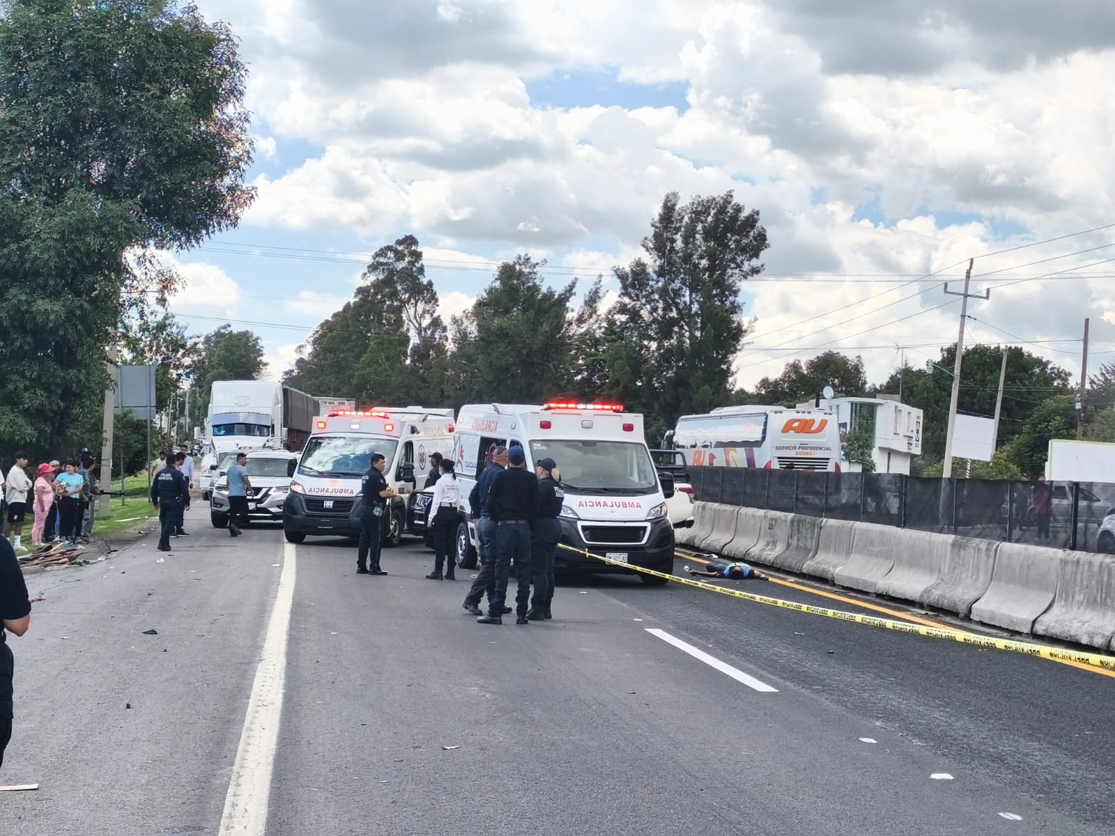Pierde la vida al intentar cruzar la carretera México-Veracruz en Yauhquemehcan
