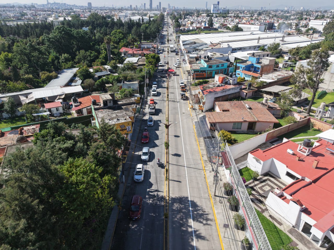 Entrega Omar Muñoz reconstrucción de la avenida México-Puebla