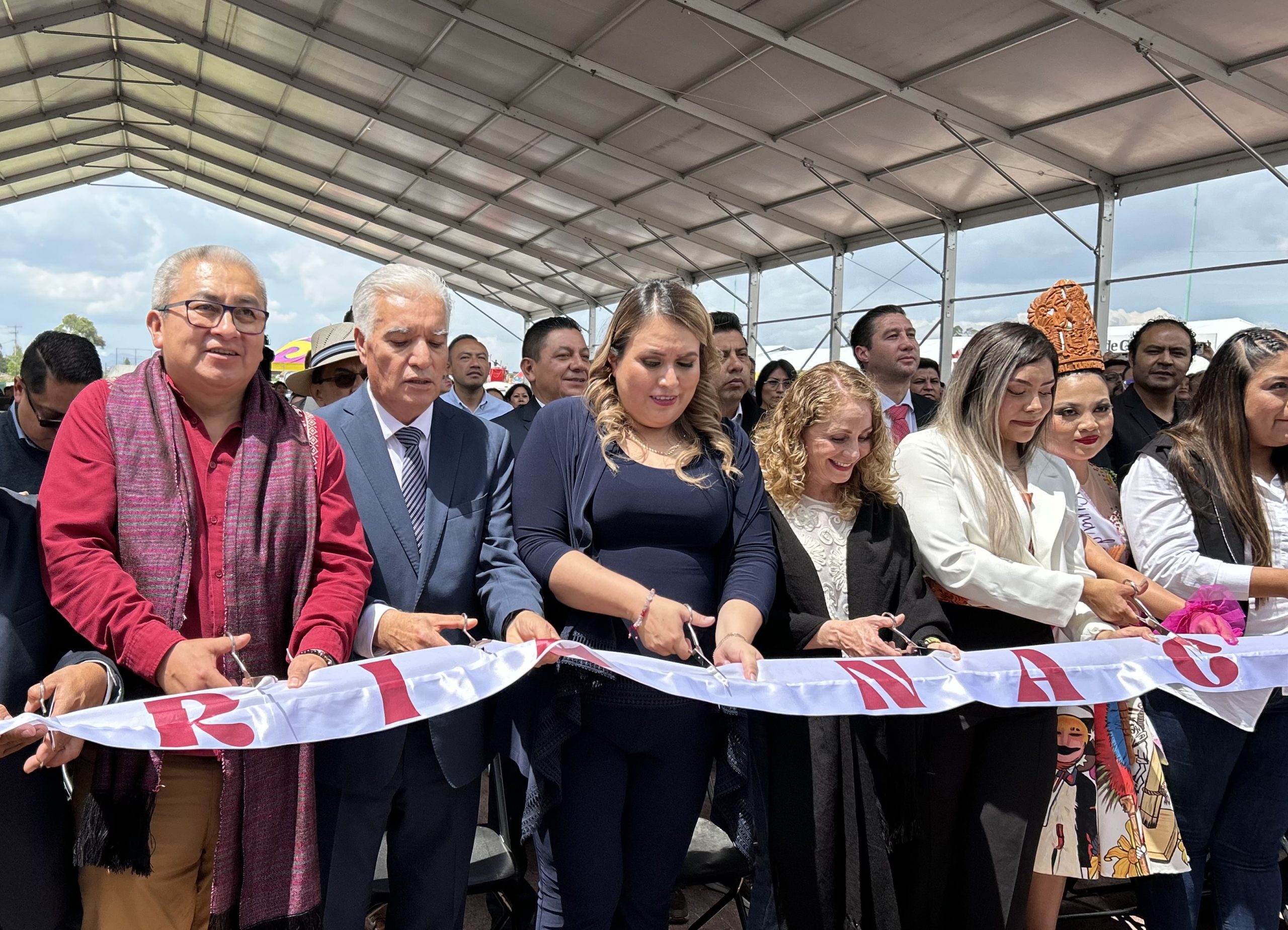 Chiautempan brilla con arte, fe y tradición en la Feria del Sarape 2025