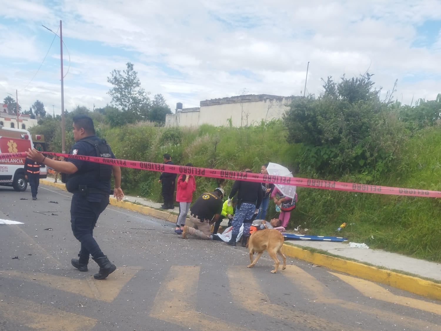Muere hombre tras perder la pierna por explosión de cohetes, en Contla