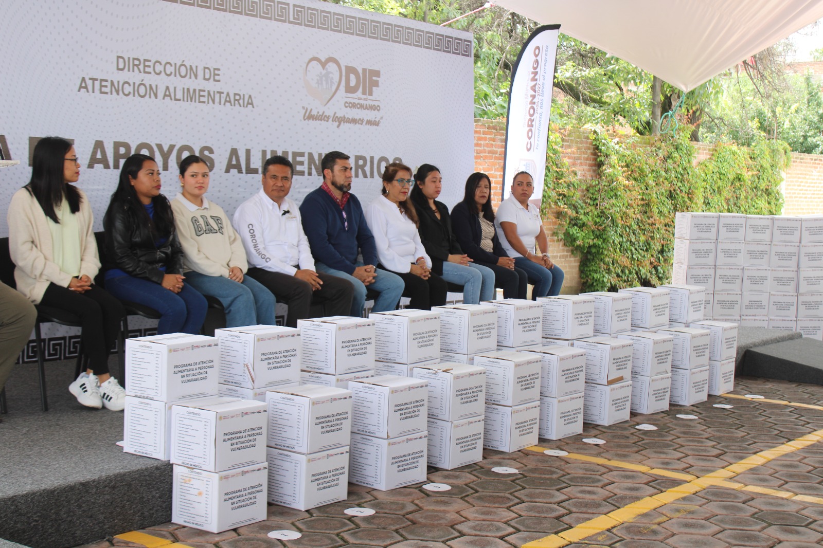 Entregan SEDIF y DIF Municipal más de mil apoyos alimentarios a habitantes de Coronango