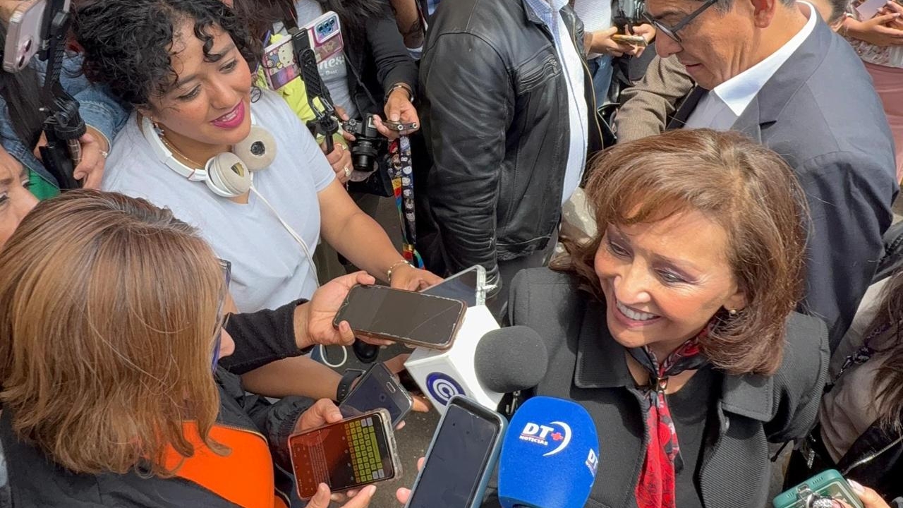 Gobernadora agradece a periodistas y anuncia abasto total de medicamentos