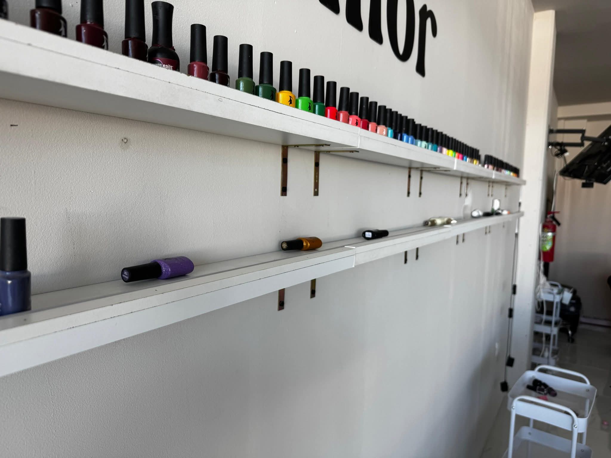 Inseguridad no cesa en la Capital, arrasan hasta con esmalte de uñas