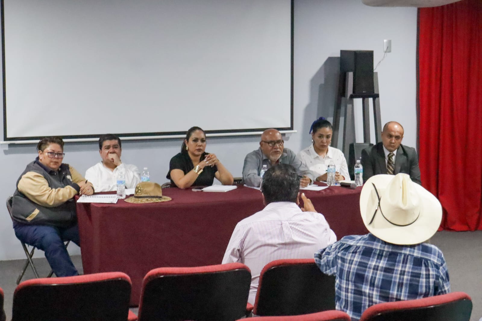 Comunicado oficial Atiende Gobierno de Tonantzin Fernández a representantes de los pueblos originarios