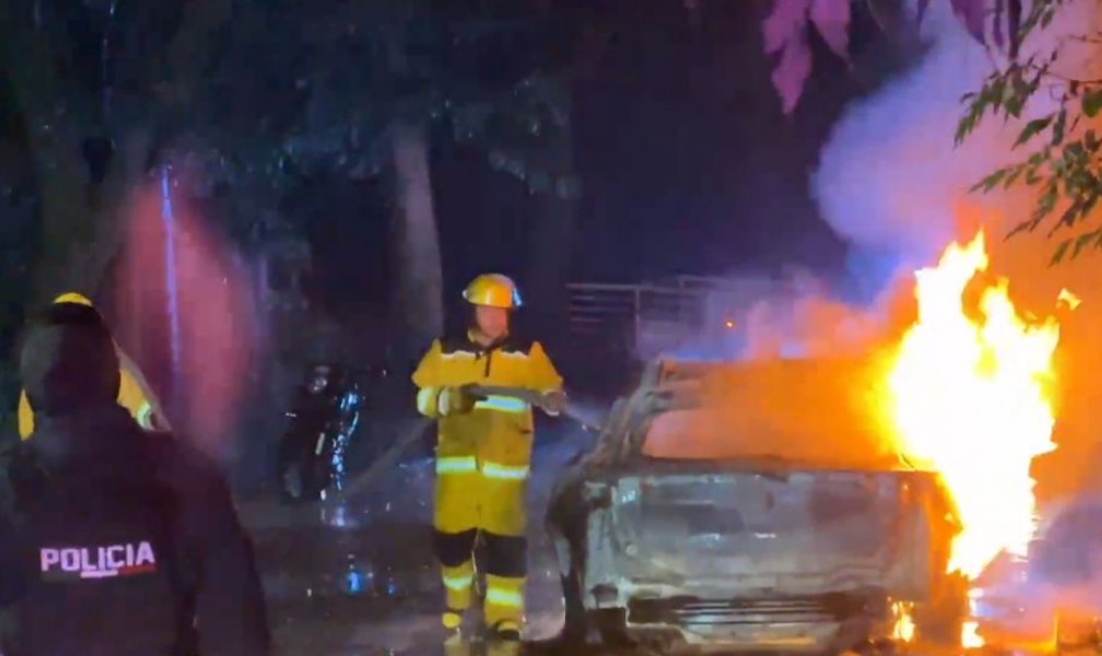Foto: Cortesía Incendio de vehículo moviliza a bomberos en Cuautlancingo