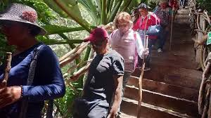 Adultos mayores de Contla disfrutan recorrido lleno de alegría y bienestar