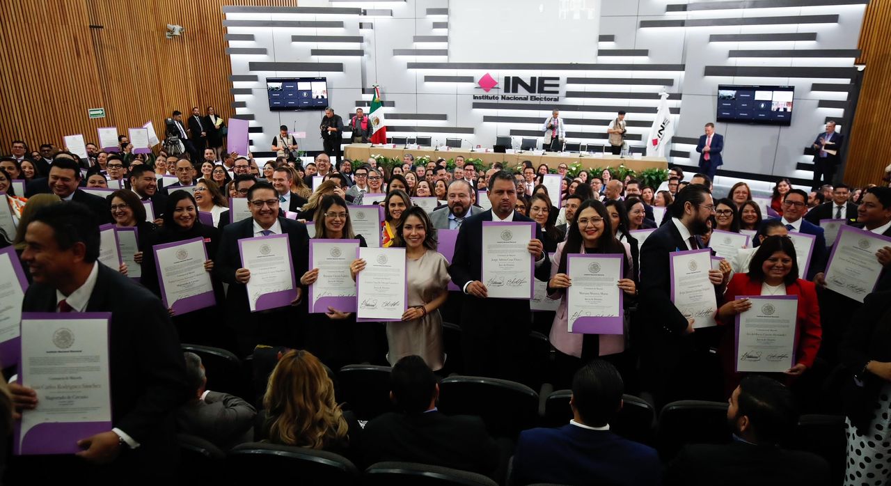 Foto: Cortesía INE entrega constancias a magistrados y jueces electos en histórica elección judicial