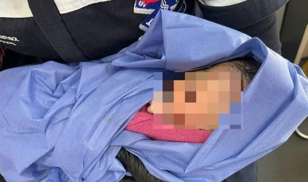 Foto: Cortesía Mujer da a luz en consultorio de Farmacias Similares en Atlixco