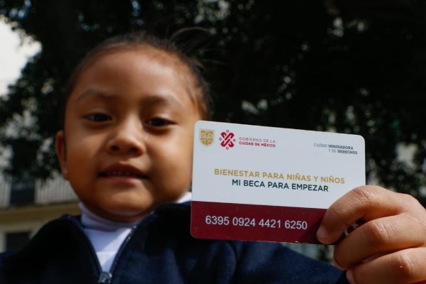 Foto: Cortesía Gobierno de Puebla prepara programa para otorgar con telefonía e internet gratuito