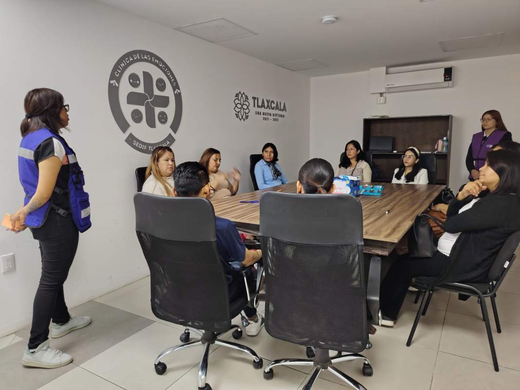 Sedif Tlaxcala fortalece el bienestar emocional de psicólogos