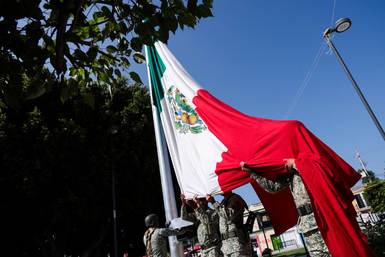 Reafirma Lupita Cuautle valores cívicos y de legalidad en ceremonia