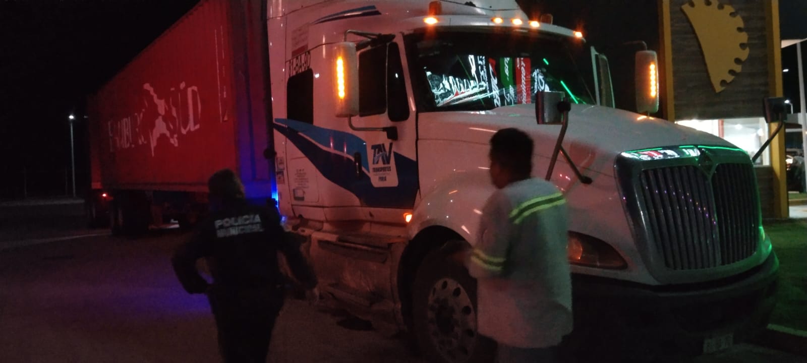 Foto: Cortesía Policía de Hueyotlipan frustra robo a tractocamión sobre la México–Veracruz