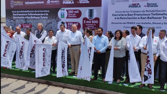 Foto: Cortesía Gobierno planea pavimentar y tapar baches en Puebla capital con material donado por Pemex