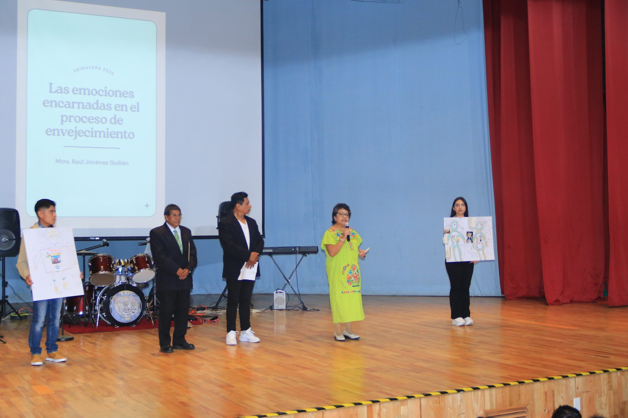 Estudiantes UATx promueven inclusión y bienestar de adultos mayores