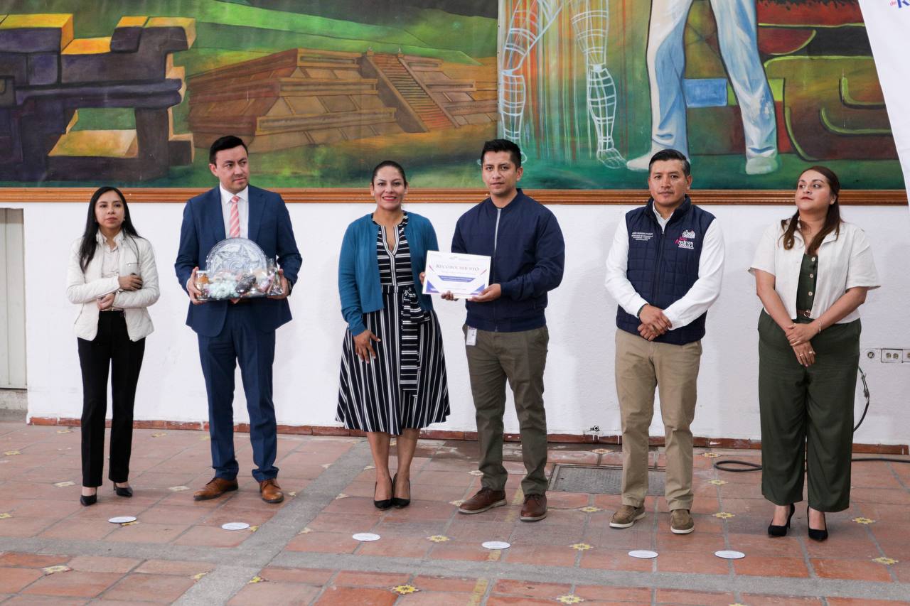 Fortalece Lupita Cuautle la atención ciudadana con capacitación en trámites