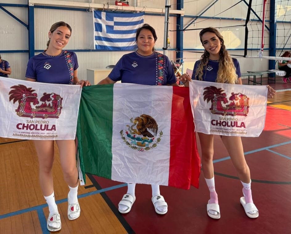 Por: Cortesía Lula Pineda Entrenadoras de cachibol de San Pedro Cholula logran tercer lugar internacional en Grecia