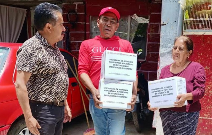 Foto: Cortesía SEDIF lleva ayuda a familias afectadas por lluvias en Texmelucan